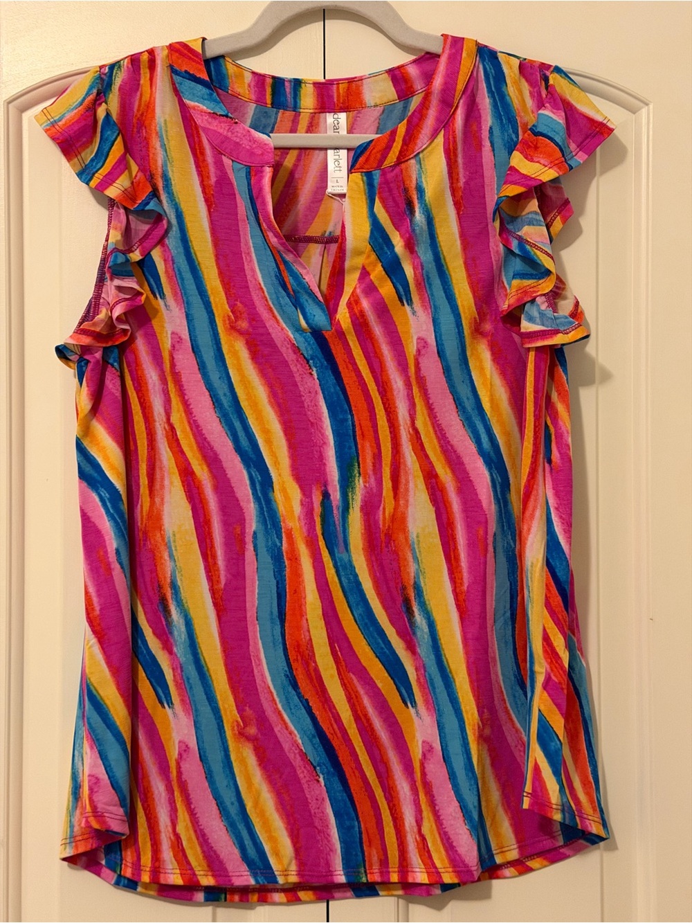 Dear Scarlett Lizzy Flutter Sleeve Top in Multi - Picture 4 of 6